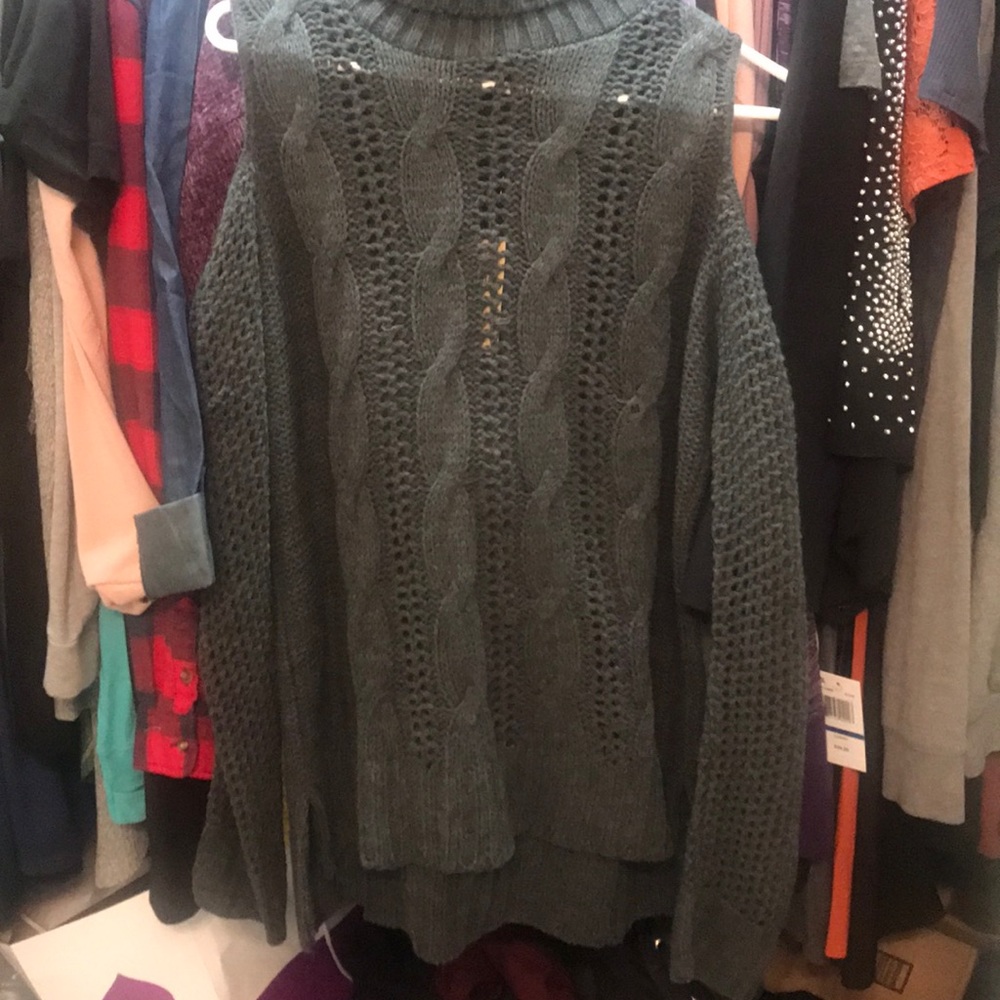 American Eagle Sweater